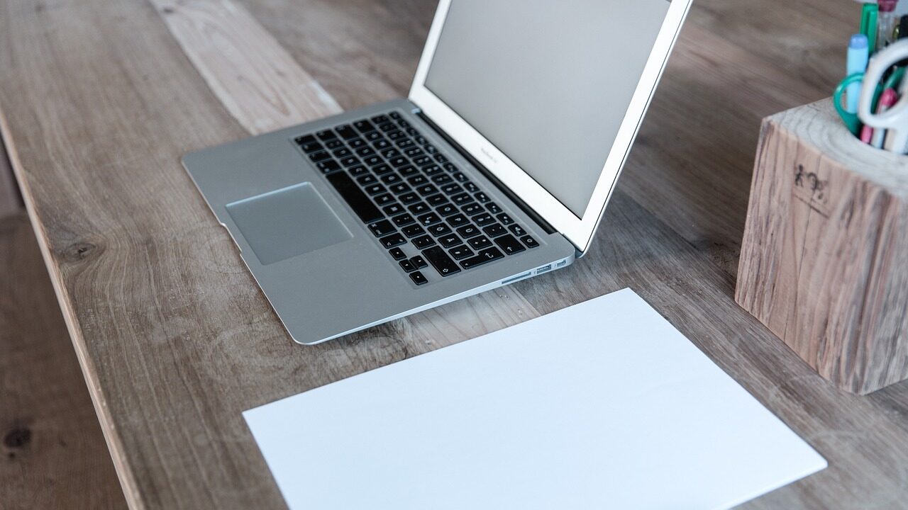 home office, laptop, notebook-599475.jpg